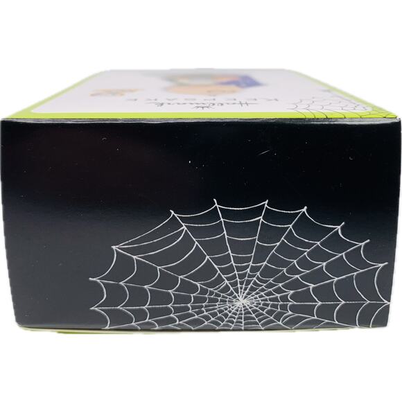 Hallmark A LITTLE BITE OF FRIGHT Keepsake Ornament The Peanuts Gang 2011 - Picture 5 of 7